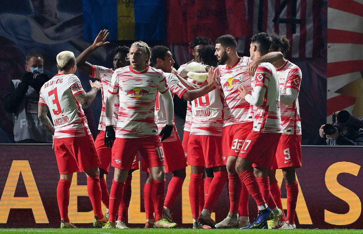 莱比锡红牛队员状态火爆，轻松击败对手