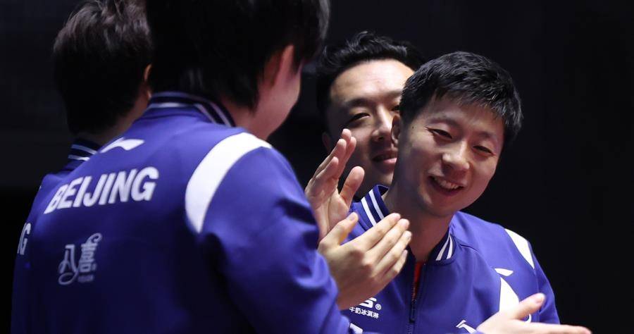 奥地利队完胜瑞典队，马龙点燃赛场