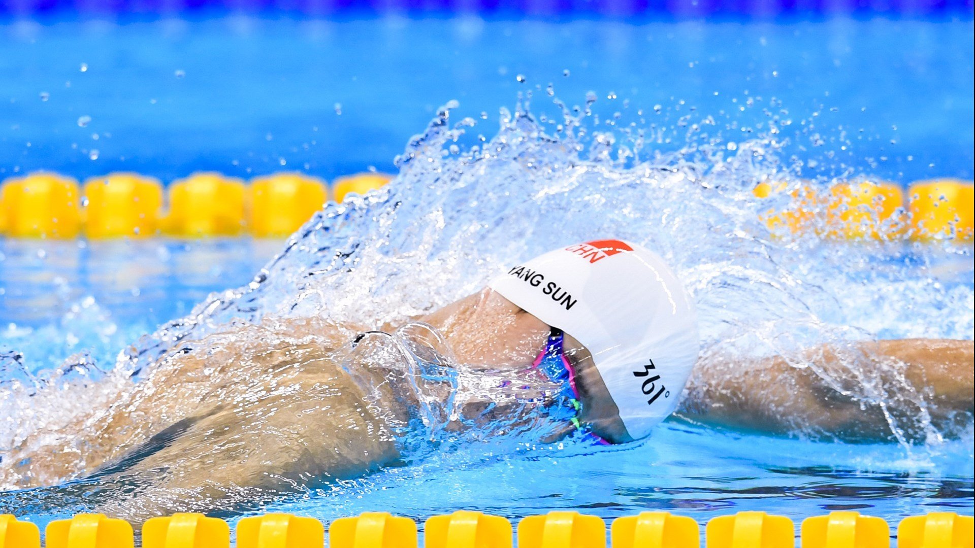 霍勒迪高光表现引爆全场，步行者团队篮球制霸马刺