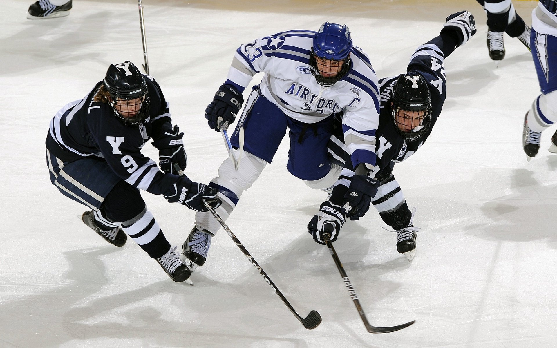 冷门与传奇,奥地利队掀翻法国巨人,奥恰洛夫书写乒坛不朽纪录