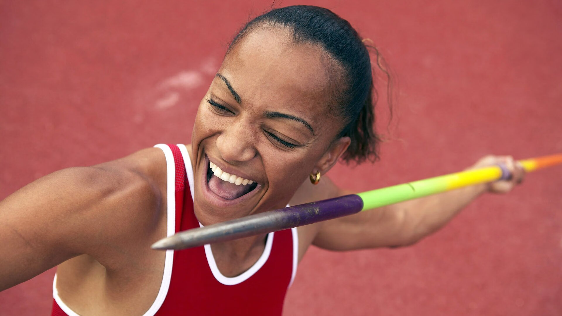 赛道烽烟,哈斯鏖战威廉姆斯,塞恩斯状态火热改写格局